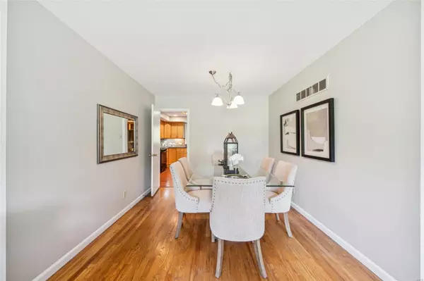 St Louis, MO 63141,12535 Trammell CT