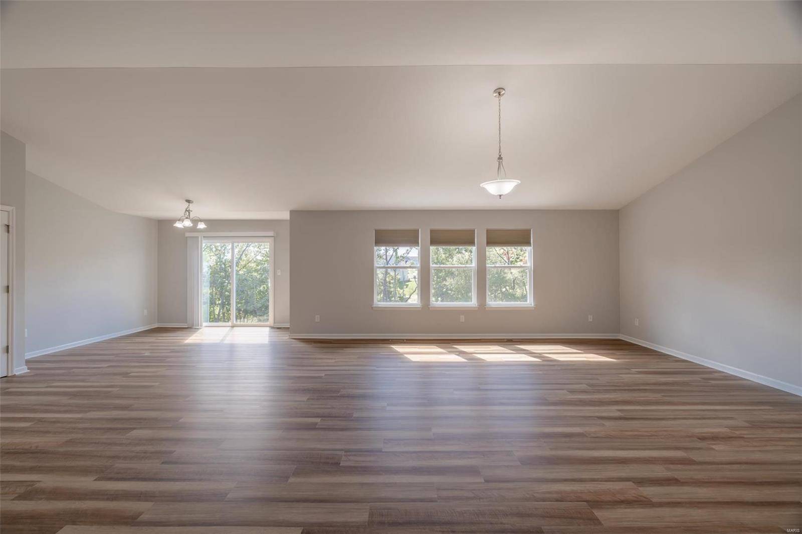 Lake St Louis, MO 63367,627 Creek Bend DR