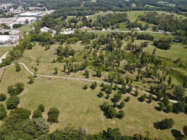 73 New London Gravel RD, Hannibal, MO 63401