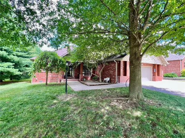 2804 BOARDWALK, Lebanon, MO 65536