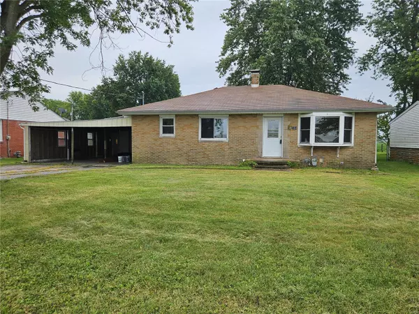 504 W Center ST, Brighton, IL 62012