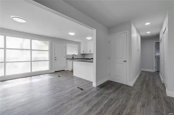 St Louis, MO 63136,10216 Viscount DR