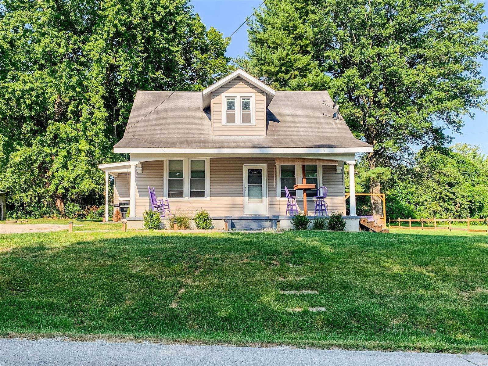 10159 RIEDER RD, Lebanon, IL 62254