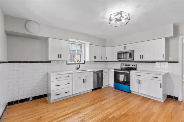 St Louis, MO 63121,2948 Ridgeview DR