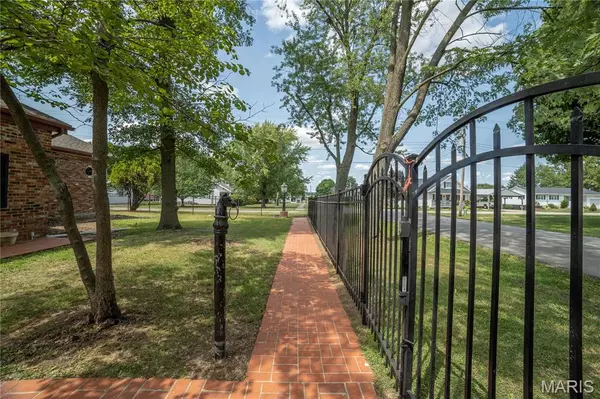 New London, MO 63459,400 West