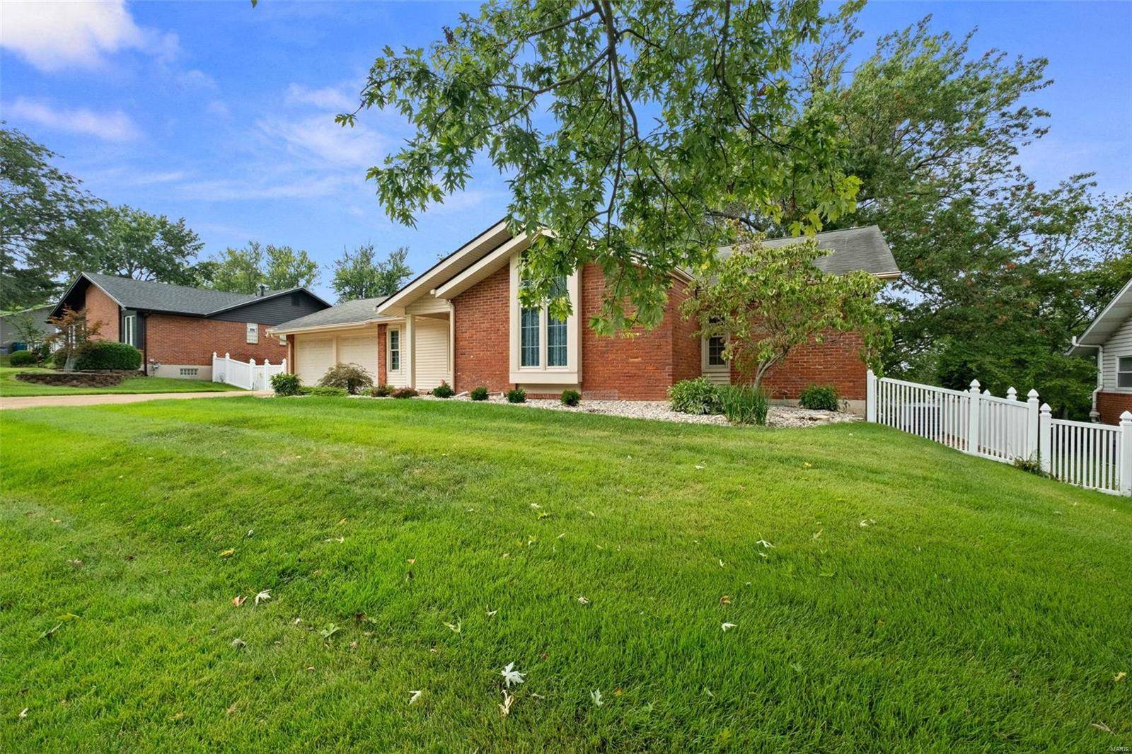 Ballwin, MO 63011,506 Glenmeadow DR