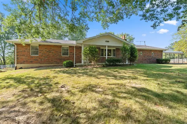 Winfield, MO 63389,590 Birkhead RD