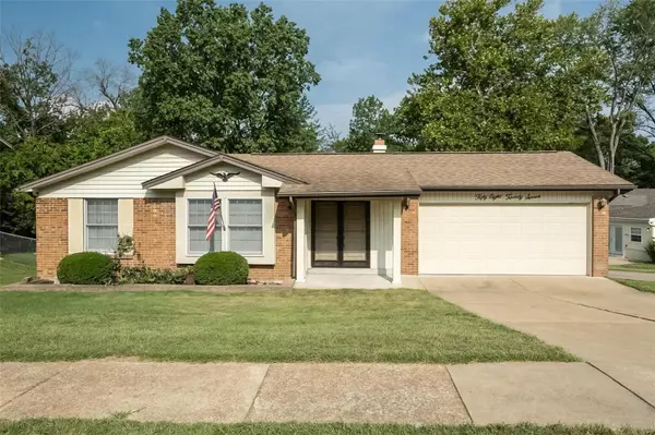 5827 Bridleford LN, St Louis, MO 63129