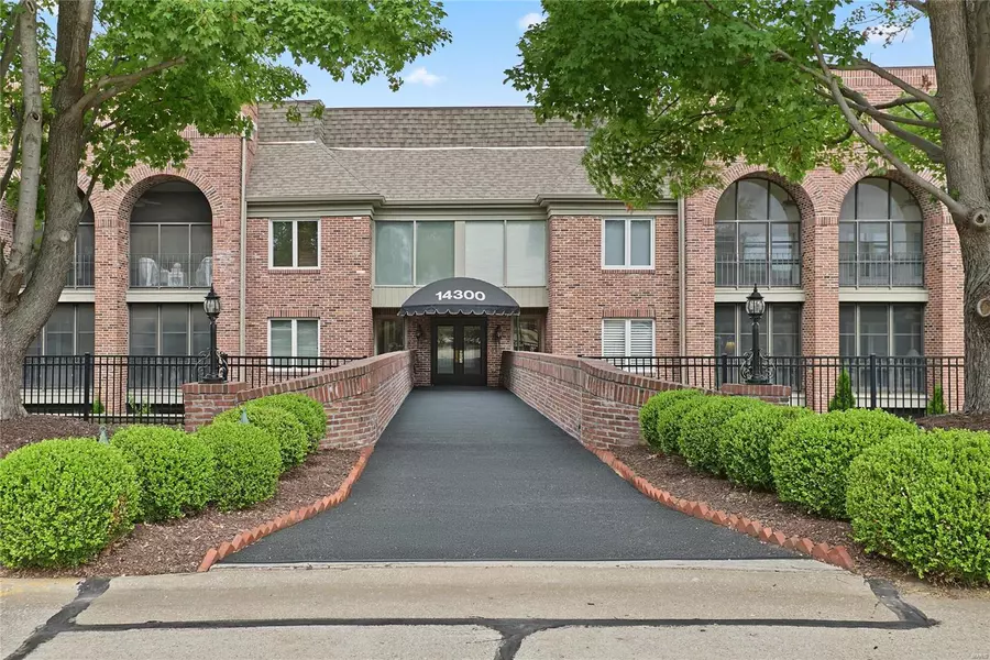 14300 E Conway Meadows CT #307, Chesterfield, MO 63017