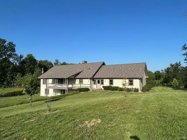 902 S Cedar Grove BLVD, Columbia, MO 65201