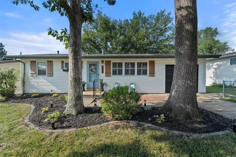 312 Martigney DR, St Louis, MO 63129
