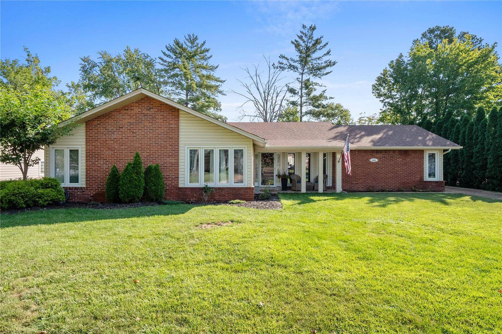 444 Brass Lamp, Ballwin, MO 63011