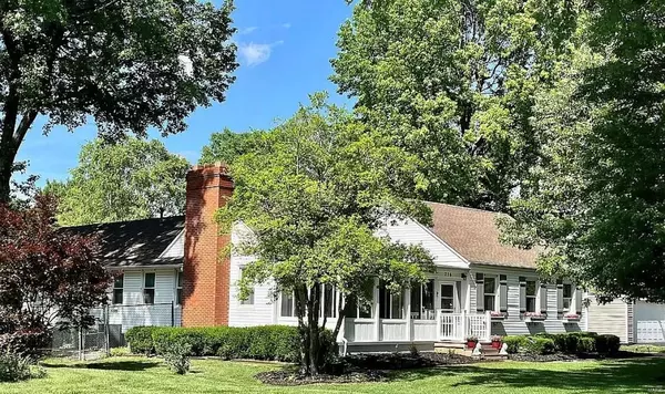 716 Ramona PL, Godfrey, IL 62035