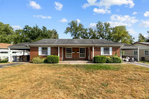 5251 Ville Anita CT, Hazelwood, MO 63042