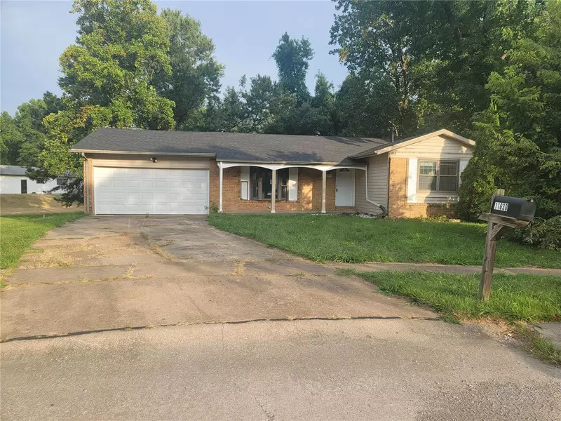 11630 Briarbrae CT, St Louis, MO 63138