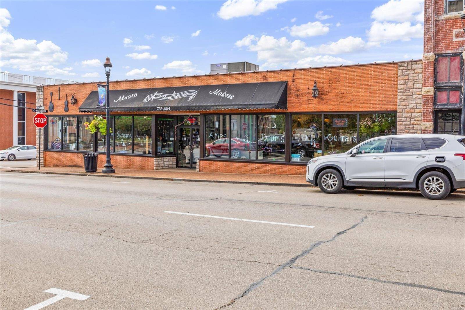 2 W Columbia ST, Farmington, MO 63640