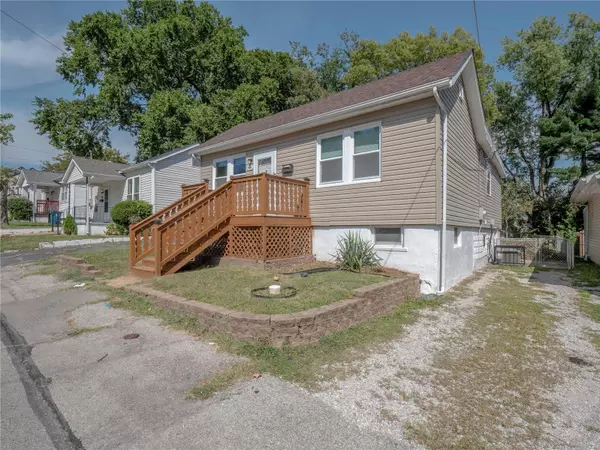 St Louis, MO 63125,9932 Meadow AVE