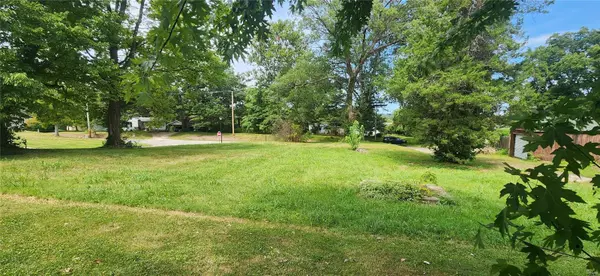 222 Old Troy RD, Winfield, MO 63389