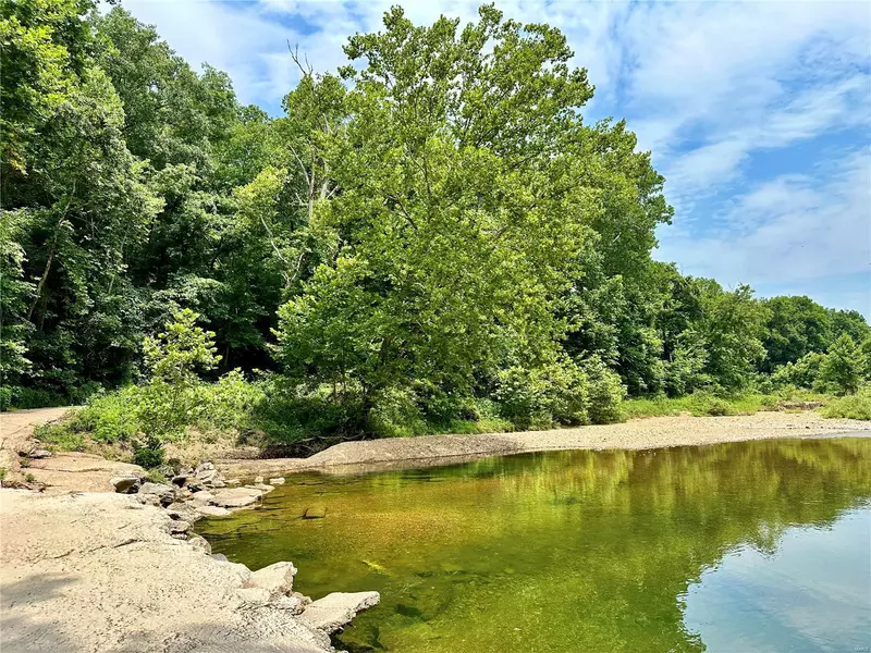 0 Douglas RD, Houston, MO 65483