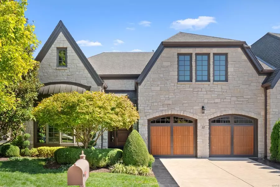 22 Bonhomme Grove CT, Chesterfield, MO 63017