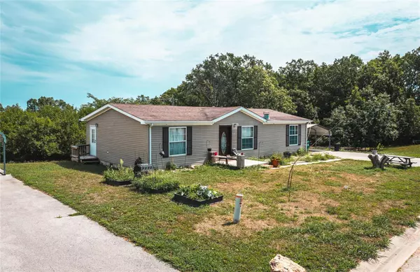 St Robert, MO 65584,18233 Loyalty Lane
