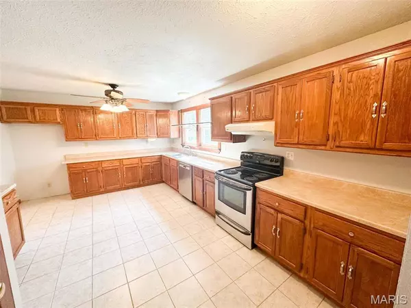 Salem, MO 65560,418 County Road 3190