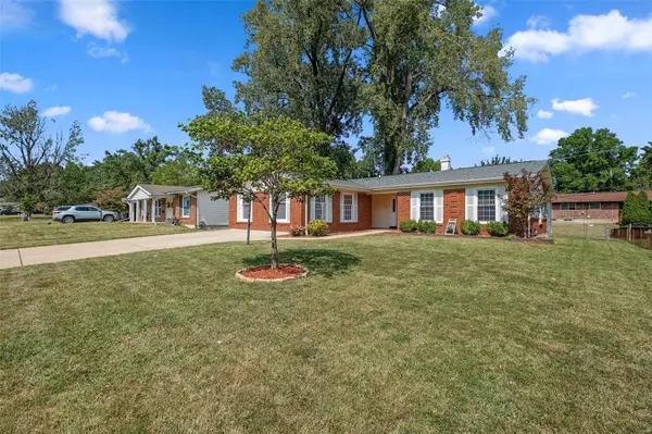 Hazelwood, MO 63042,735 Carriage LN