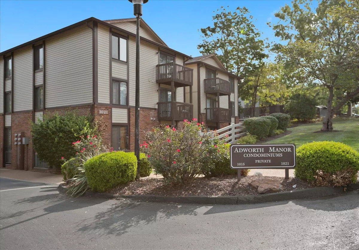 St Louis, MO 63125,1021 Adworth DR #G