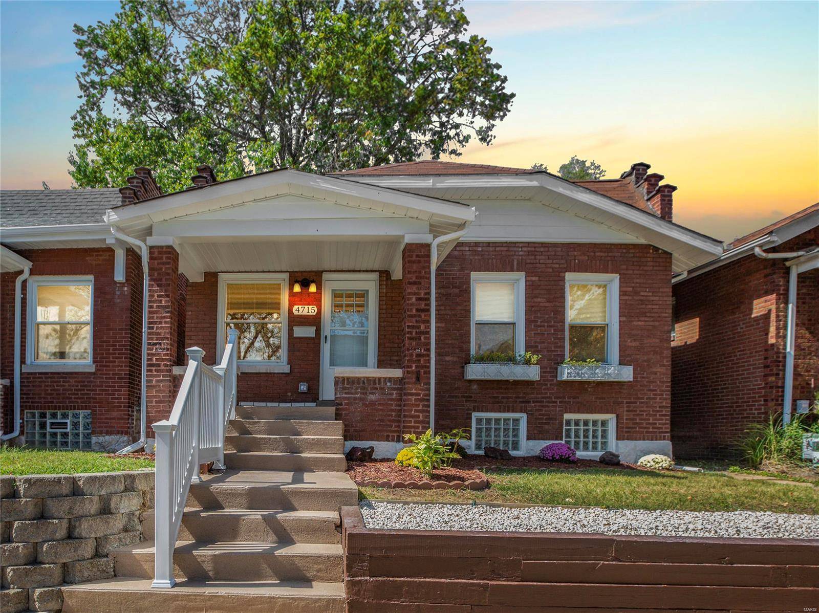 4715 Ray AVE,  St Louis,  MO 63116