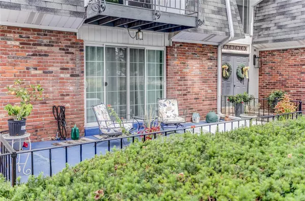 Godfrey, IL 62035,1914 W Delmar AVE #I