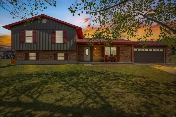 4 Lacy CT, Desloge, MO 63601