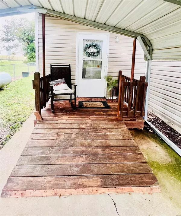 Raymondville, MO 65555,276 E Highway B