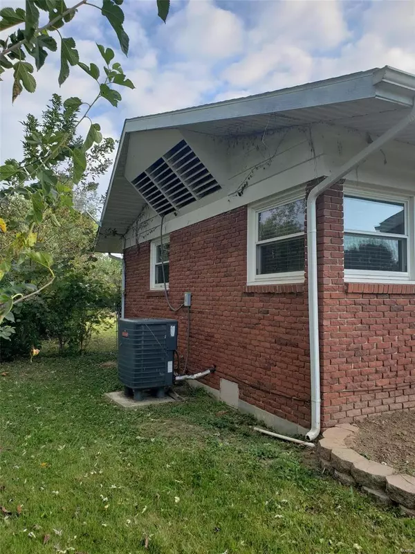 Richland, MO 65556,607 Lee AVE