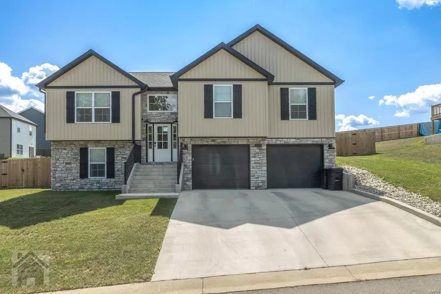 209 Majestic DR, Waynesville, MO 65583