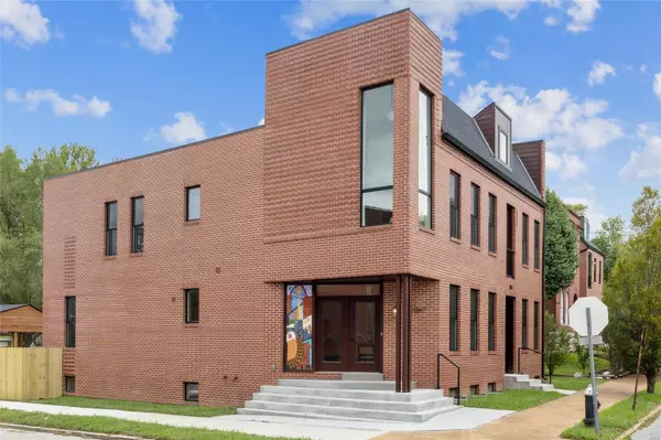 2867 Indiana AVE, St Louis, MO 63118