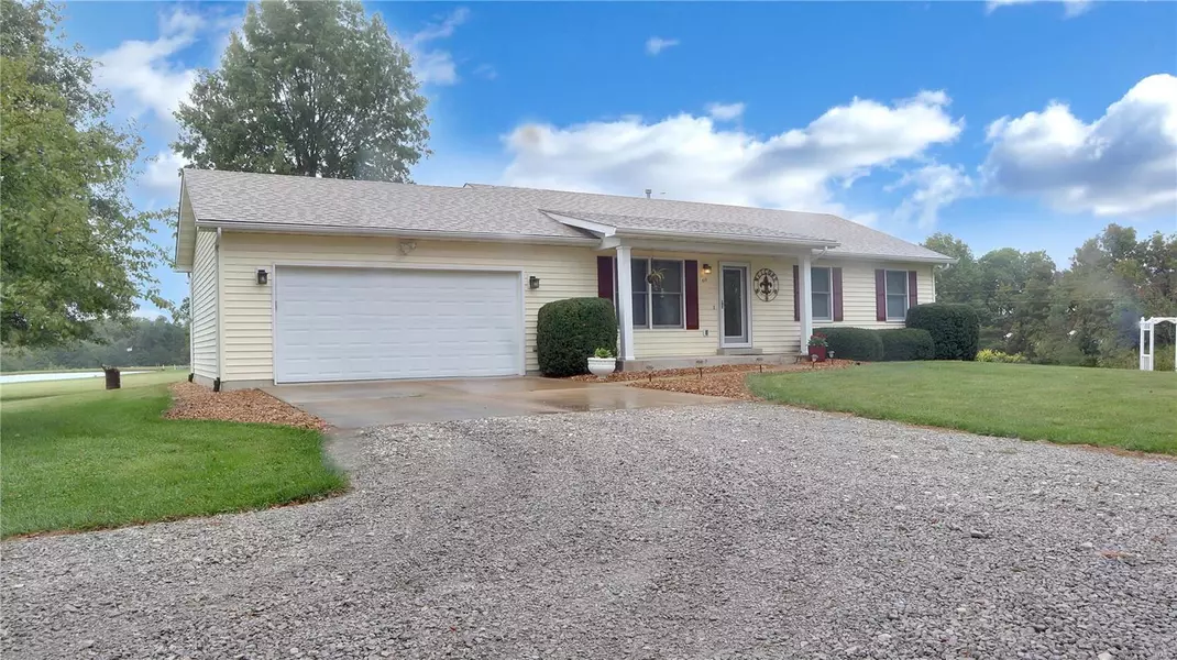 69 Hunters Ridge DR, Winfield, MO 63389