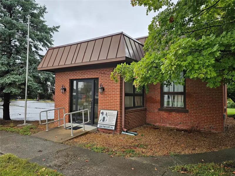 1123 School ST, Hillsboro, IL 62049