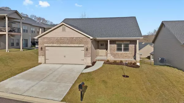 8083 Villa Valley LN, Caseyville, IL 62232