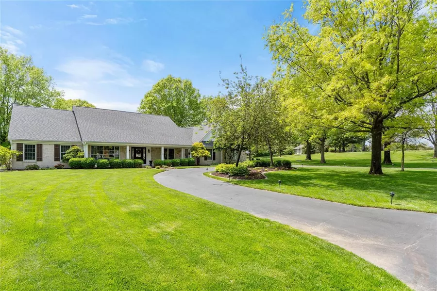 248 Herworth DR, Clarkson Valley, MO 63005