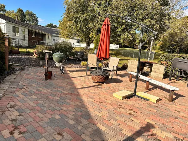 Manchester, MO 63011,224 Creve Coeur AVE