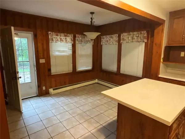 Litchfield, IL 62056,712 N Franklin