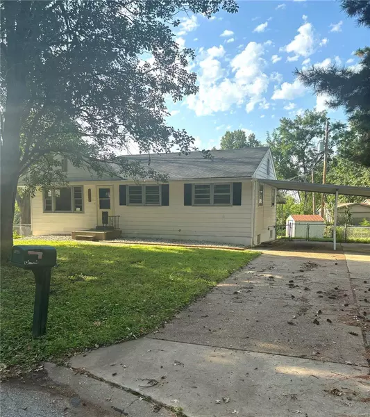 8602 Gwin DR, Hazelwood, MO 63042