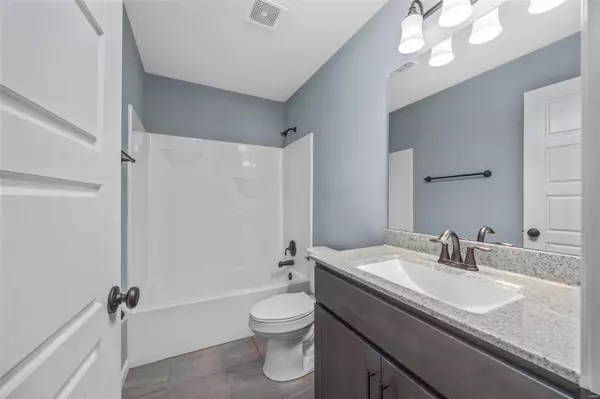 Wright City, MO 63390,527 Indian Lake DR