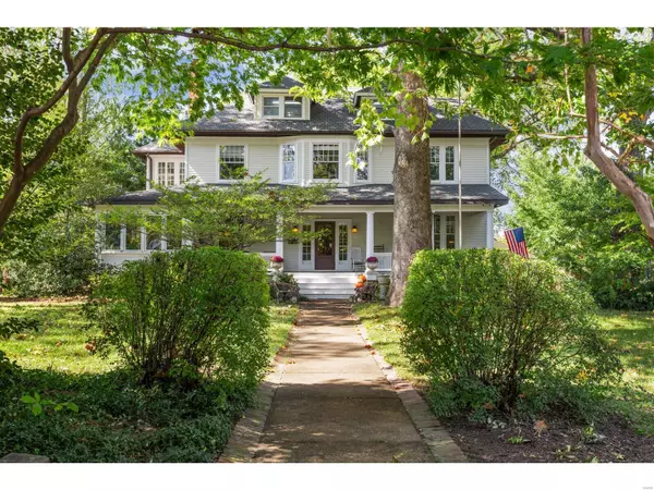 301 N Bompart AVE, Webster Groves, MO 63119