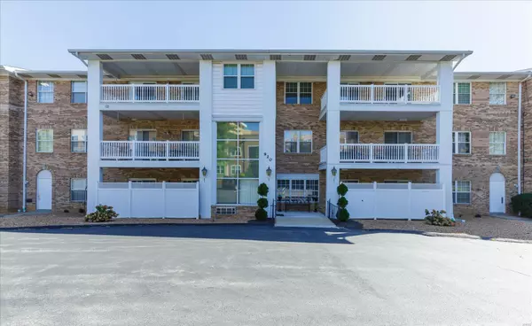 St Louis, MO 63141,920 Guelbreth LN #104