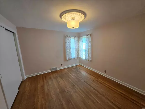 St Louis, MO 63125,4001 Fawn CIR