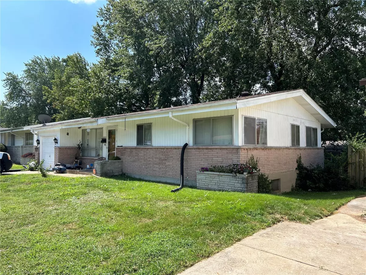 St Louis, MO 63136,10119 Monarch DR