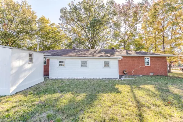 Godfrey, IL 62035,7216 Montclair AVE