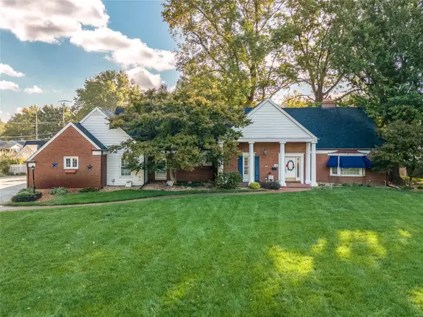 26 Oaklawn DR, Granite City, IL 62040