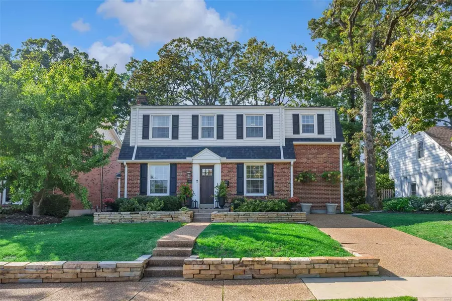 1649 Andrew DR, St Louis, MO 63122